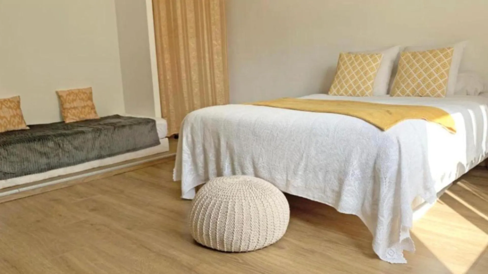 Les Tables Aux Vaches Raviege Hotel Cabrils